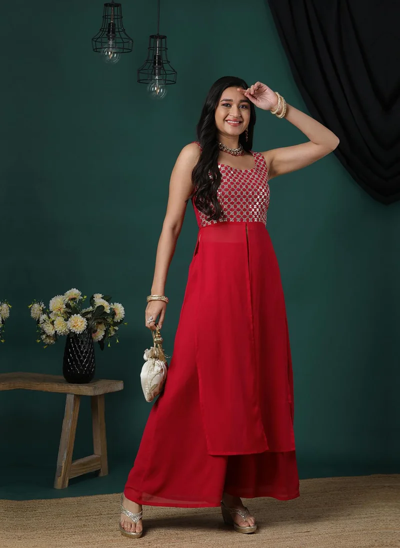 جلو باص كرتة مستقيمة مطرزة بالترتر بتصميم يوك بنقوش عرقية للنساء مع بنطلون بالازو